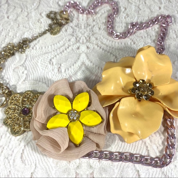 Reworked vintage flower statement necklace handmade by me OOAK - Picture 2 of 6